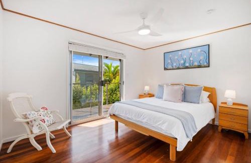 Pottsville House | Ocean View Koala Beach Retreat