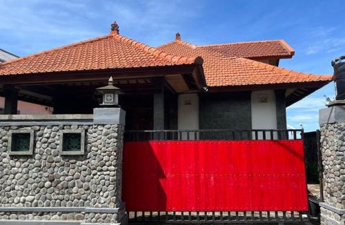 Pulukan House | Ocean views, peaceful living