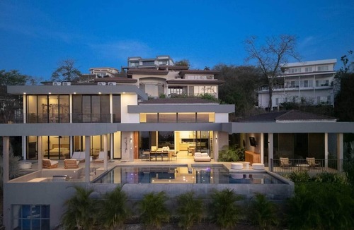 Coco House | Oceanview Luxury Home in Pacifico Coastal Living