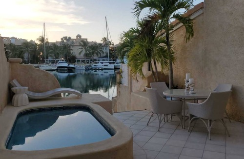 Douglas Villa | Octopus Villa-Caribbean art gallery disguised as a Villa!