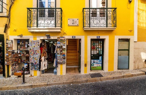Bairro Alto Apartment | Old Town Flat with a Modern Touch