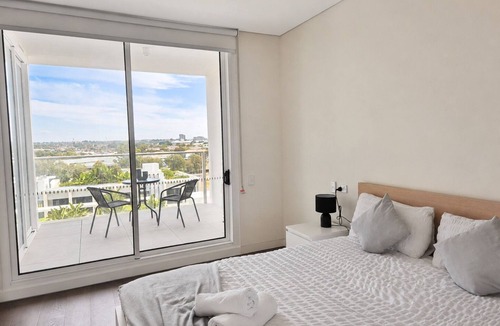 Lidcombe Apartment | Olympic Park 1BR: Pool | Gym | Free Secure Parking