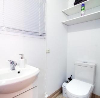 Samford Valley Apartment | One Bed Cabin Samford Village