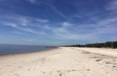 Tumbak Bayuh Condo | One Bedroom condo in the heart of Biloxi