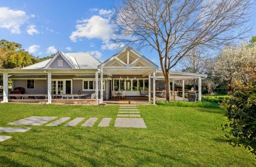 Arcadia Bed & Breakfast | One Bedroom Cottage with Pets allowed in the Rose Suite only-fee applies