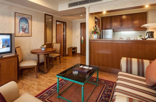 Bangkok Central Business District Apartment | One Bedroom Suite in heart of the city (A4)