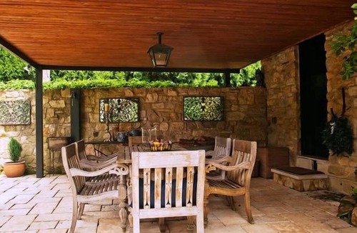 Burradoo House | One The Avenue - a quaint country lane 5 minutes to Bowral