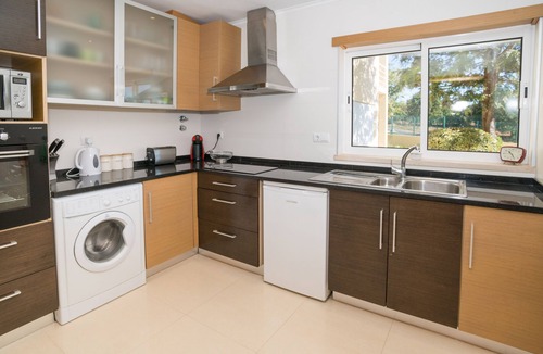 Patroves House | Only two steps from your front door to the pool
