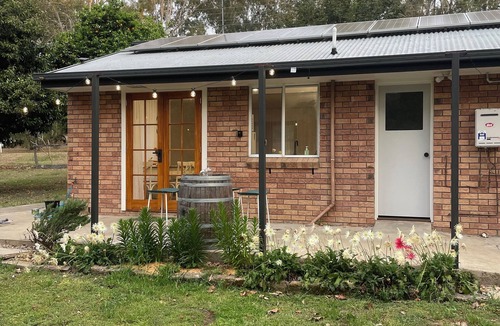 Esk Cottage | Orange Tree Cottage. Adorable 2-bedroom cottage in Esk for a peaceful getaway