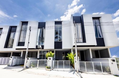 Ratsada Villa | ORIGINAL DESIGNED 2BR TownHouse6 MonkeyHill