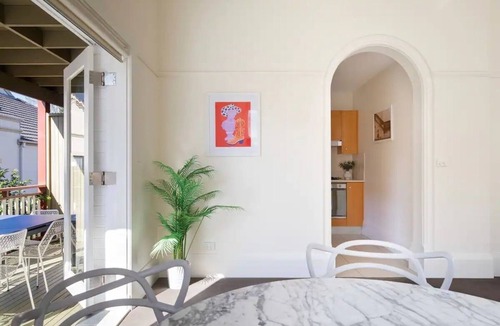 Glebe Apartment | Oversized Artdeco Apartment w 4m high ceilings