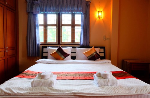 Luang Nuea Hotel | OYO 769 Ban Thassanee