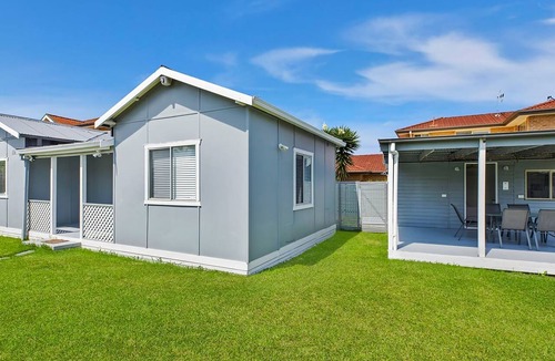 Long Jetty House | Pacific Family Retreat- renovated cottage