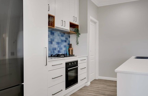 Orange House | Paradise on Prince. Pet Friendly. Walk to CBD.