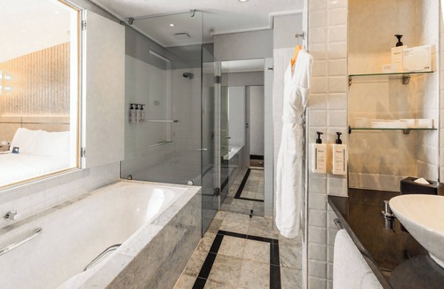 Sydney Central Business District Hotel | Paradox Sydney