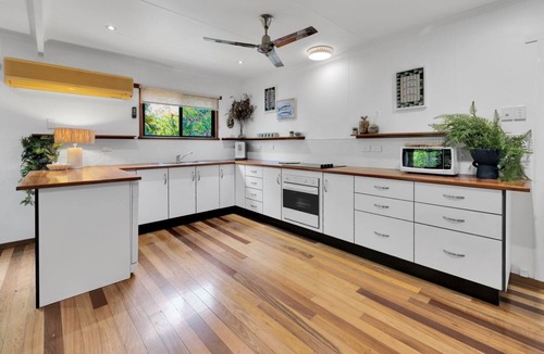 Picnic Bay Apartment | Parivara - Apartment A
