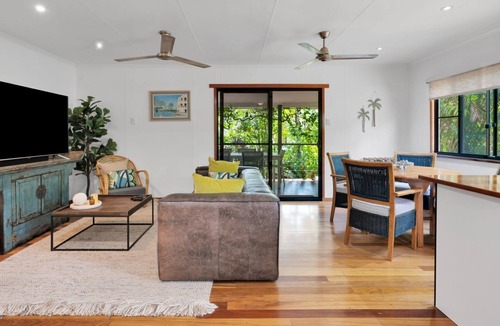 Picnic Bay Apartment | Parivara - Apartment A