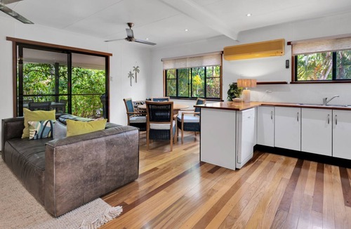 Picnic Bay Apartment | Parivara - Apartment A