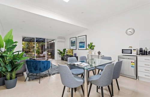 Marrickville Apartment | Patio House: Moments from Marrickville Metro