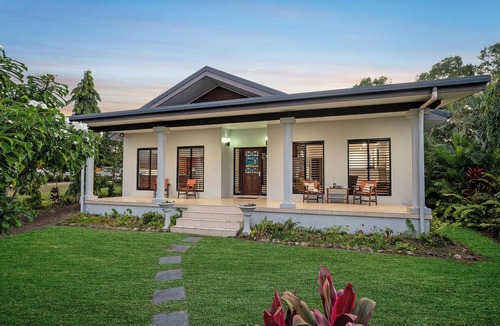 Wongaling Beach Apartment | Pause, Reset at Mission at the Shack