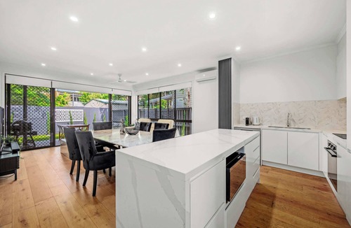 Nundah Apartment | Peaceful 3BR 2BA with Parking Near Airport and CBD