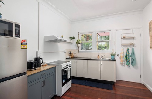 Toowong House | Peaceful Park-View Cottage Vibe Upper-Level Living