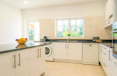 Carvoeiro Villa | Peaceful villa with heatable pool and BBQ