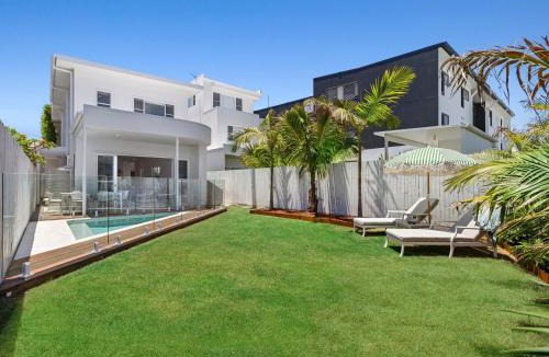 Kingscliff House | Pearl House - Coastal Luxury Retreat with Pool - Walk to Beach