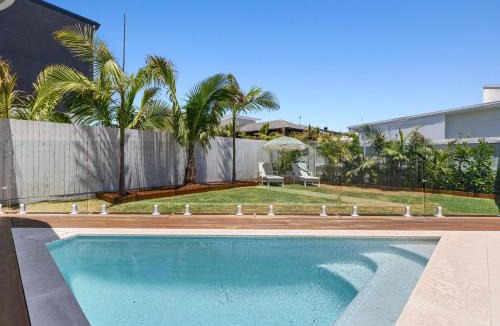 Kingscliff House | Pearl House - Coastal Luxury Retreat with Pool - Walk to Beach