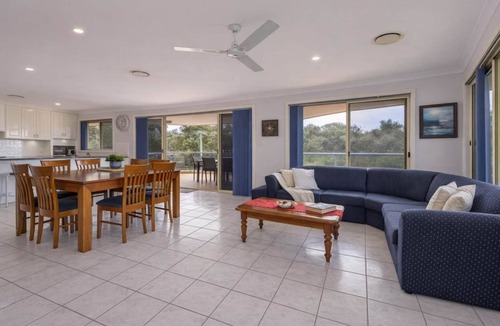 Forster House | Pebbly Beach Estate | Sleeps 18