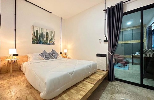 Ratchaburi Hotel | Penguin Villa Resort & Bistro