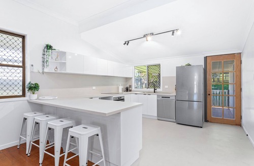 Cooee Bay House | Perfect Cooee Bay Beach Getaway!