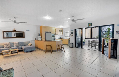 Cairns Central Business District Apartment | Perfect Family Base for the Reef | Walk to Esplanade & Lagoon | Portofino