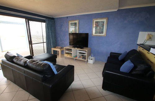 Moreton Bay Region Apartment | Periwinkle - Beachfront Unit