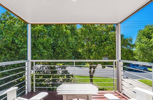 South Evans Head House | Pet-friendly 4BR coastal home with water views, timber deck and linen included