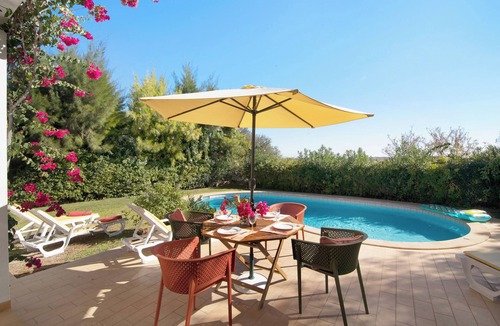 Loule Villa | Pet-friendly Casa da Alfarrobeira with Pool & Wi-Fi