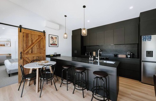 Central Mudgee Villa | Petit Verdot A Central Luxe Wine Retreat