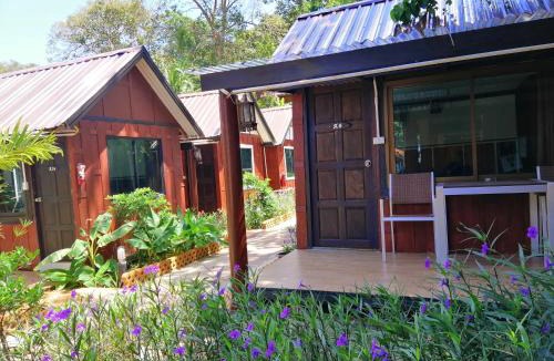 Ko Phi Phi Resort | Phi Phi Long Beach Bungalow (Had Yao)