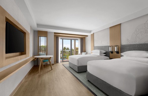 Patong Resort | Phuket Marriott Resort & Spa, Merlin Beach