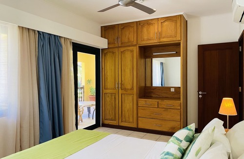 Anse Royale Hotel | Pied Dans L’eau Holiday Apartments