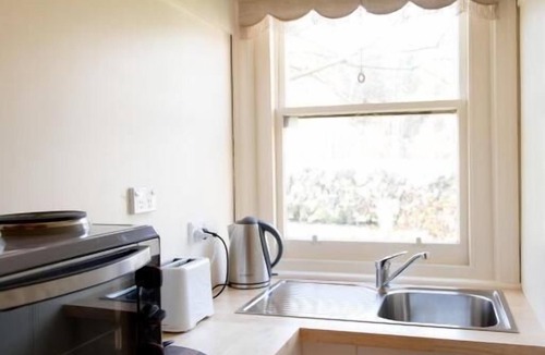 Hamilton Bed & Breakfast | Pierrepoint Wines & Accommodation