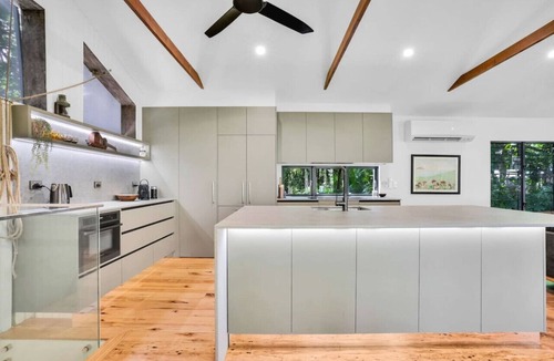 Clifton Beach House | Pixie Haven- Coastal Bliss Meets Rainforest Tranquility – Luxurious Beachfront Escape