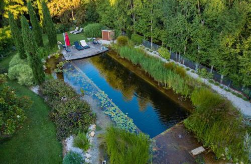 Stanley House | Planetrees Estate