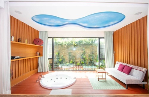 Chiang Mai Condo | Pool Suite Condo, Chaing Mai- Jacuzzi Suite