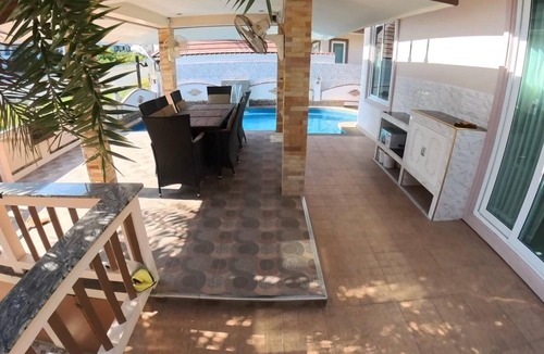 Bang Sare House | Pool Villa 5 Minute to The Beach 4 Bedrooms