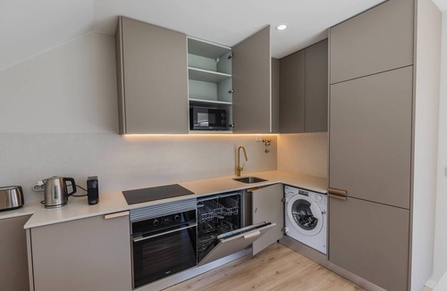 Charneca de Caparica e Sobreda Apartment | Poolside Oasis by Caparica Beach
