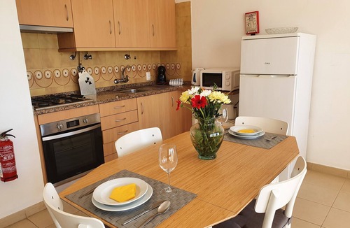 Cavacos Apartment | Praiamar 3f- Sea Front, Cozy, Private Parking