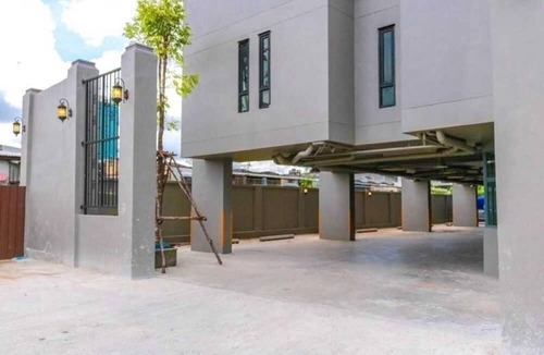 Bang Na House | Premier Deluxe Stay | Embassy District Comfort