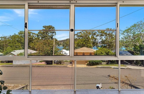Pretty Beach Central Coast House | Pretty Beach Bay Vista by HolidayCo.