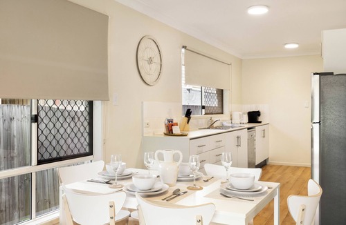 Acacia Ridge Apartment | Private Acacia Ridge 1BR | Kitchen & AC | 12BS1